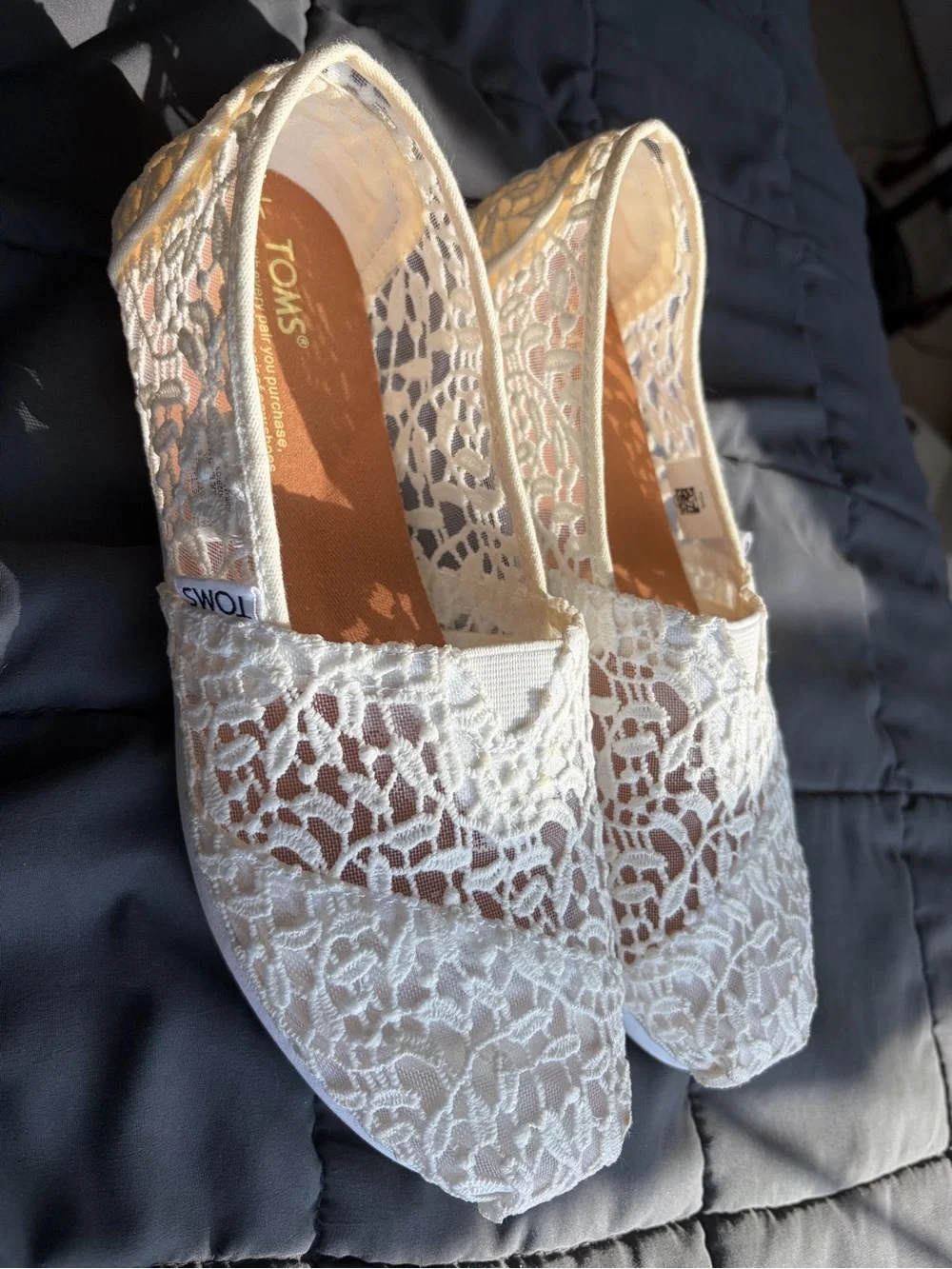 TOMS Women's Ivory Lace Slip-On Flats